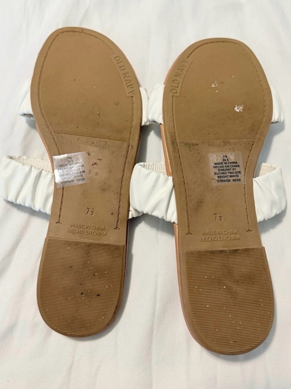 Women’s Old Navy White Strap Sandals - Picture 3 of 3